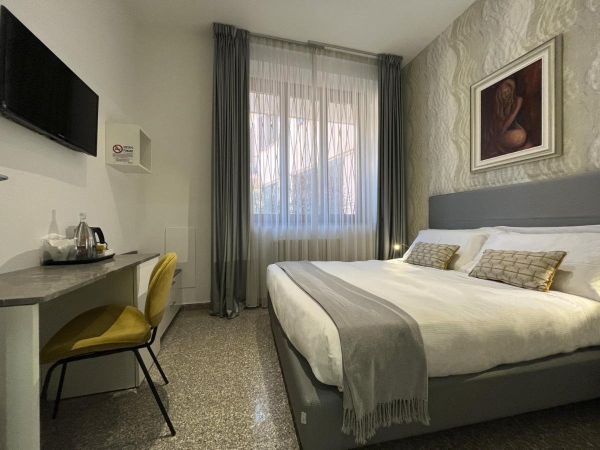 Monza City Rooms & Studios Exteriör bild